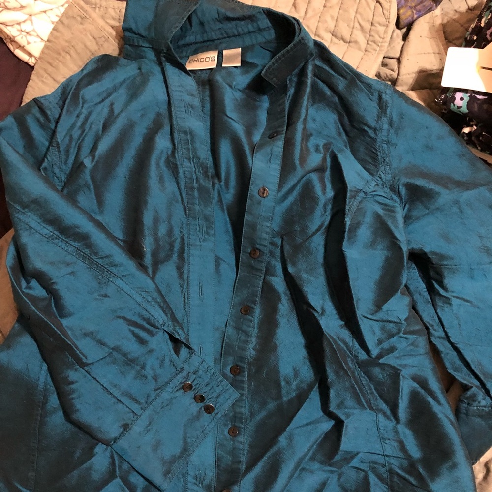 Chicos 100% silk button up beautiful blue blouse